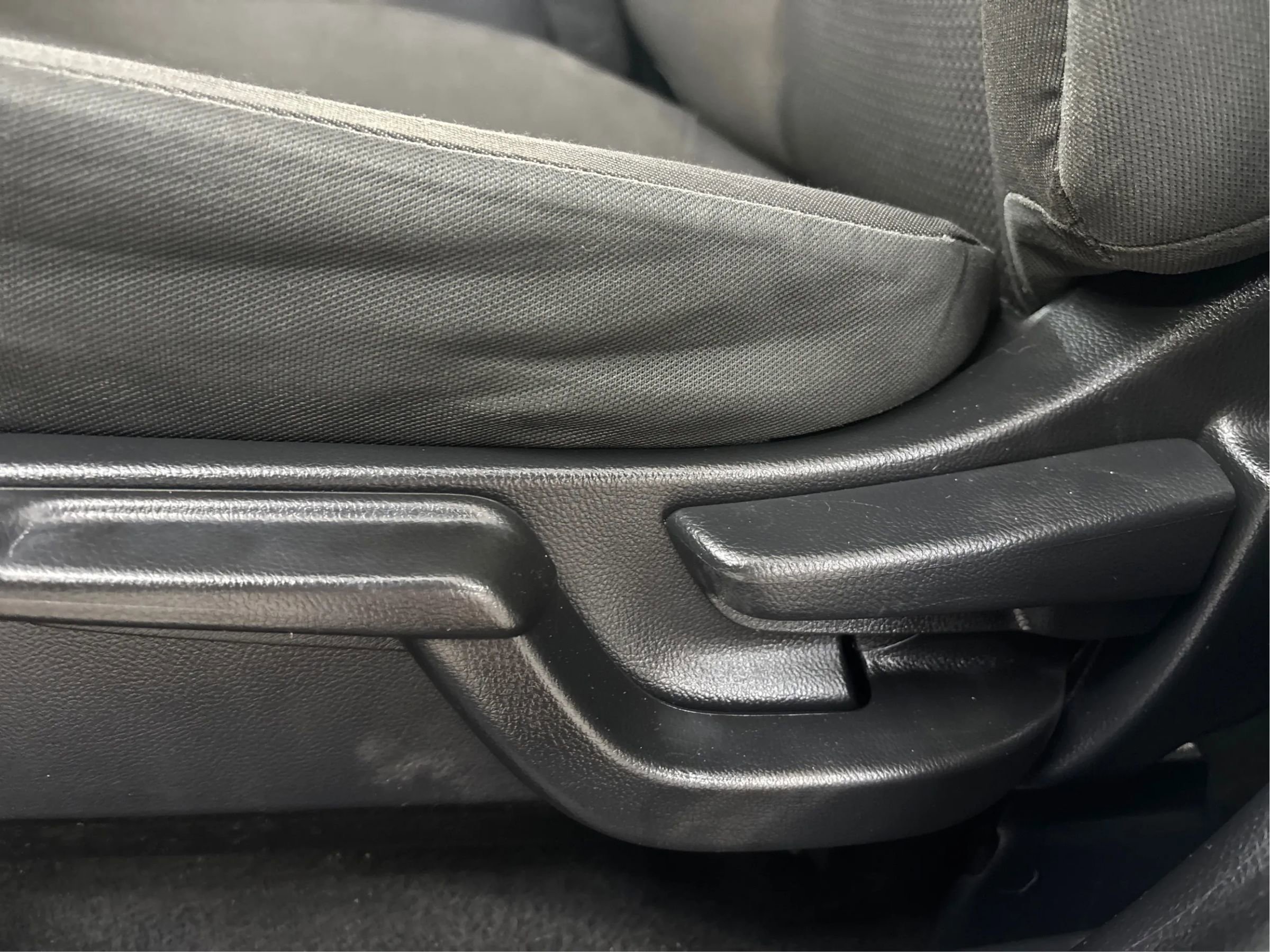 Used 2019 Honda HR-V LX image 25