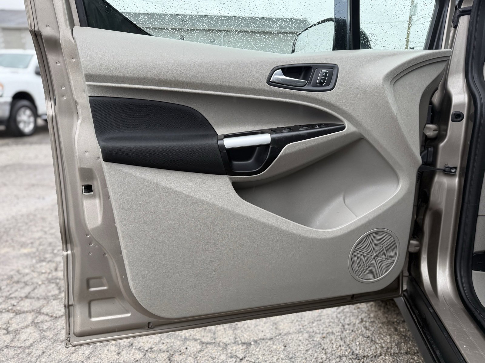 Used 2019 Ford Transit Connect XLT w/ XLT Premium Package image 11