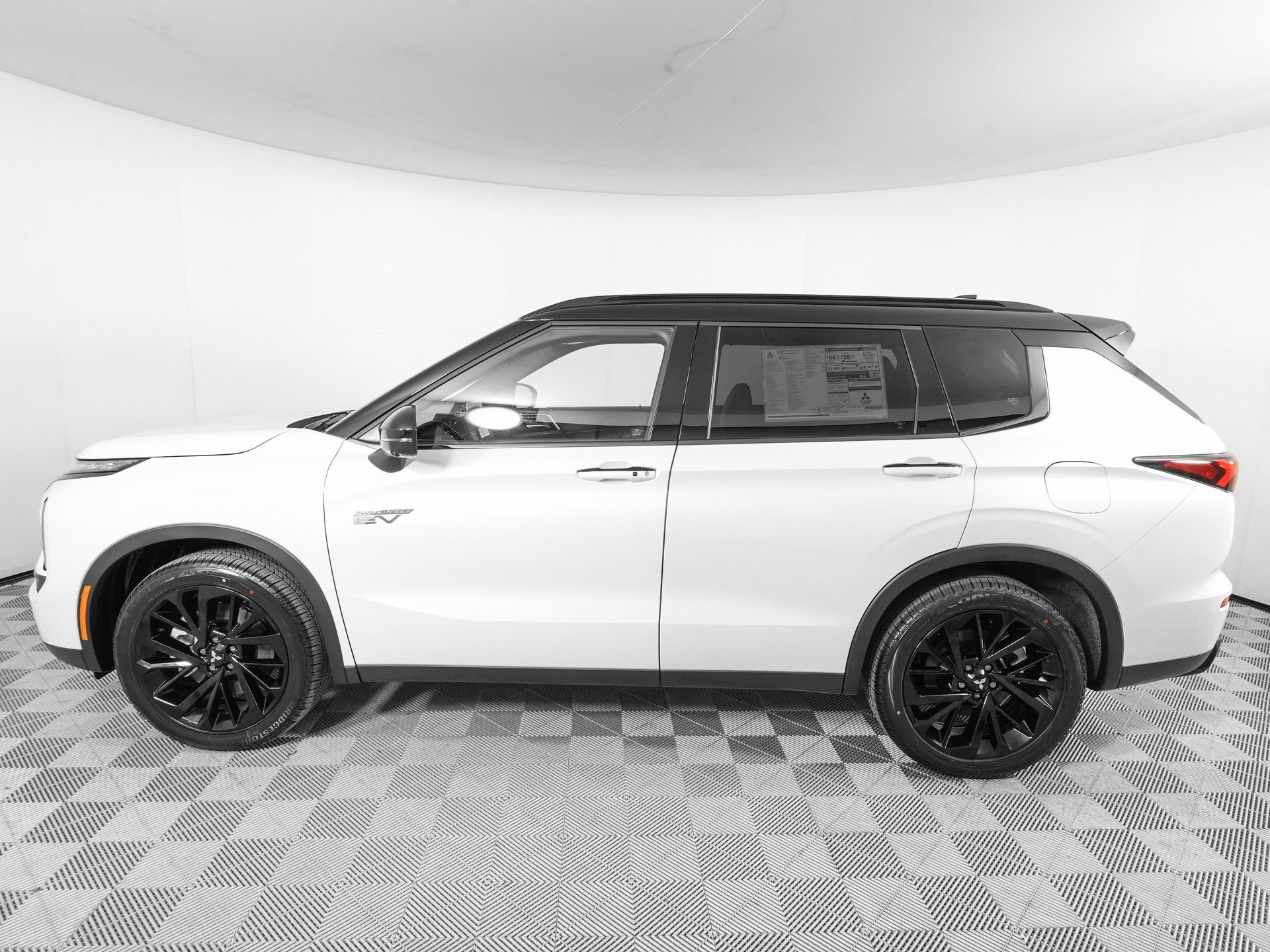 New 2025 Mitsubishi Outlander SEL Black Edition image 4