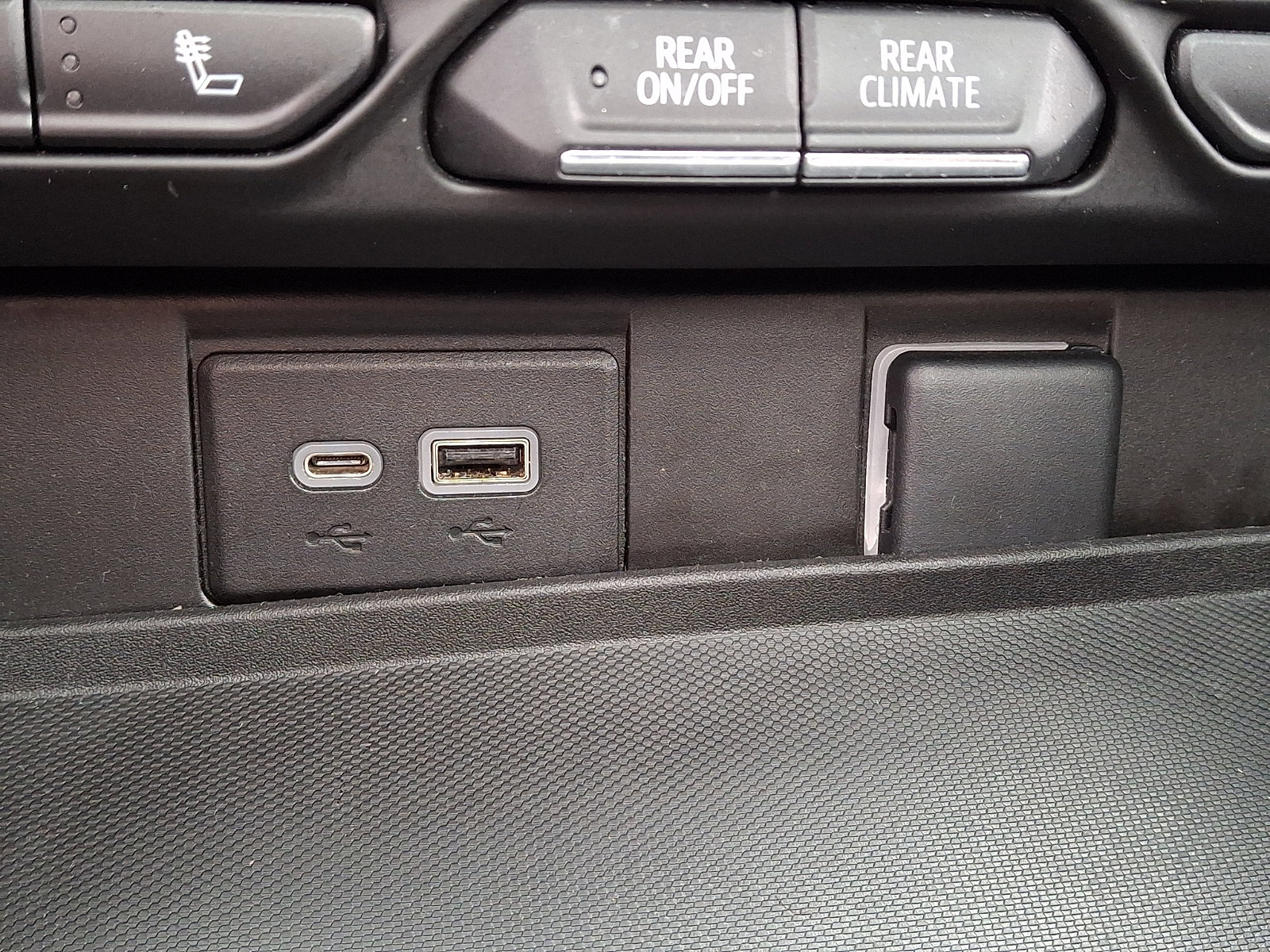 Certified 2022 Chevrolet Tahoe Z71 w/ Luxury Package image 26