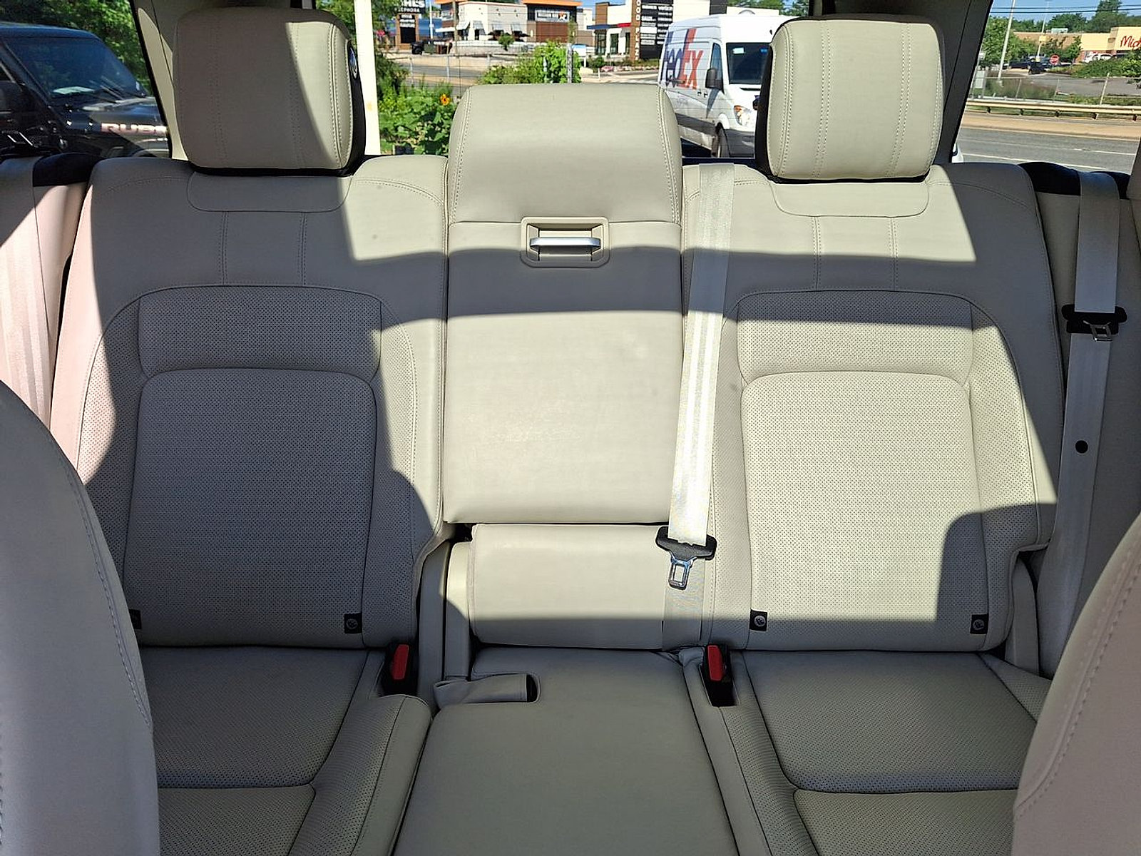 Used 2020 Land Rover Range Rover HSE AWD/4WD image 13