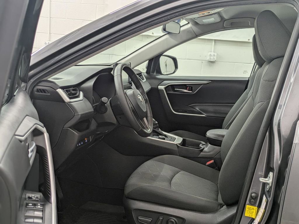 Used 2021 Toyota RAV4 XLE w/ XLE Grade Weather Package image 3