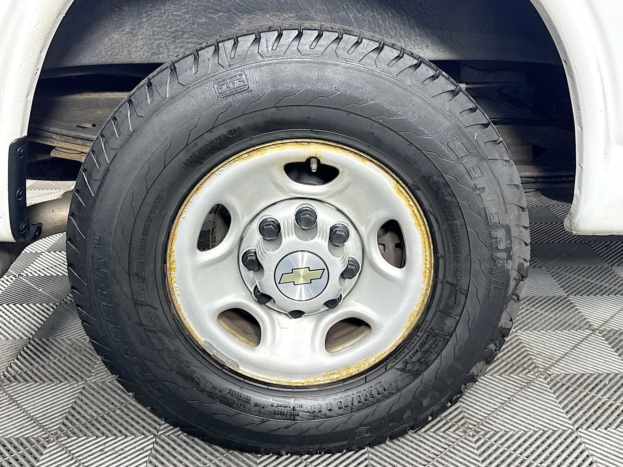 Used 2021 Chevrolet Express 2500 RWD image 24