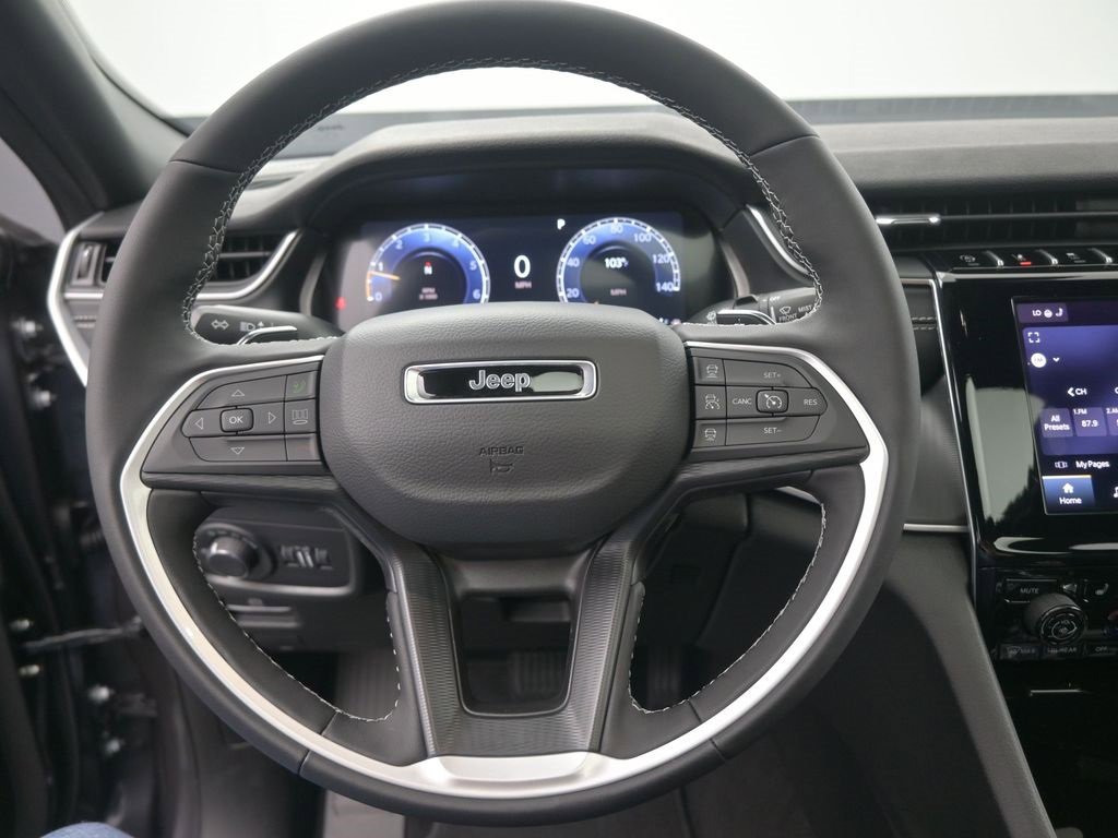 New 2025 Jeep Grand Cherokee L Altitude image 2