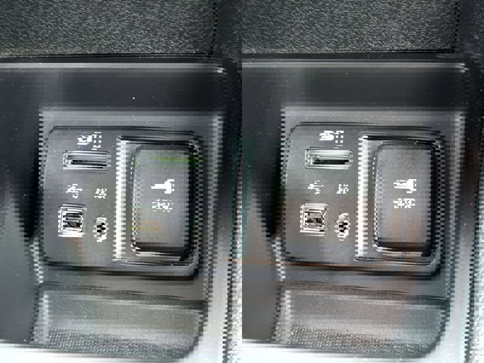 Used 2016 Jeep Cherokee Trailhawk w/ Comfort/Convenience Group image 24