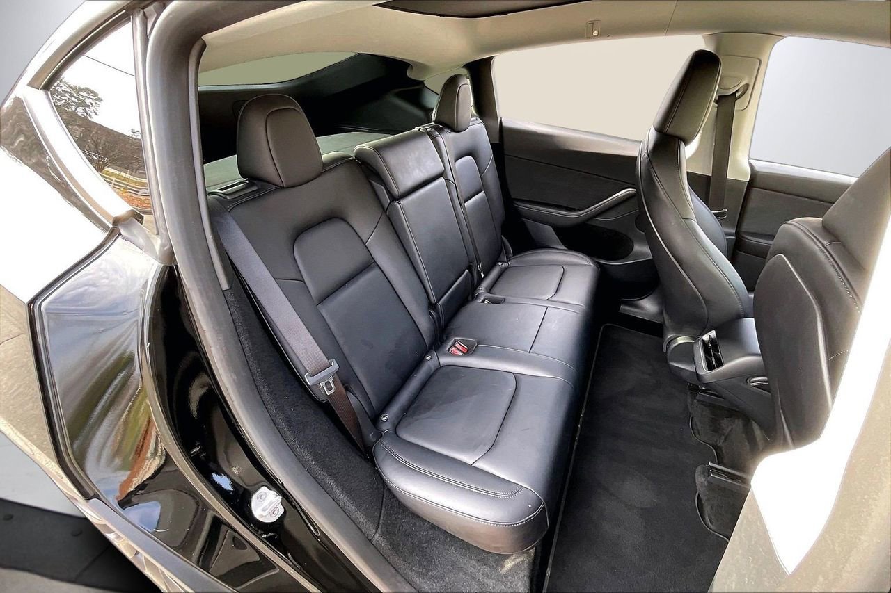 Used 2023 Tesla Model Y Performance image 25