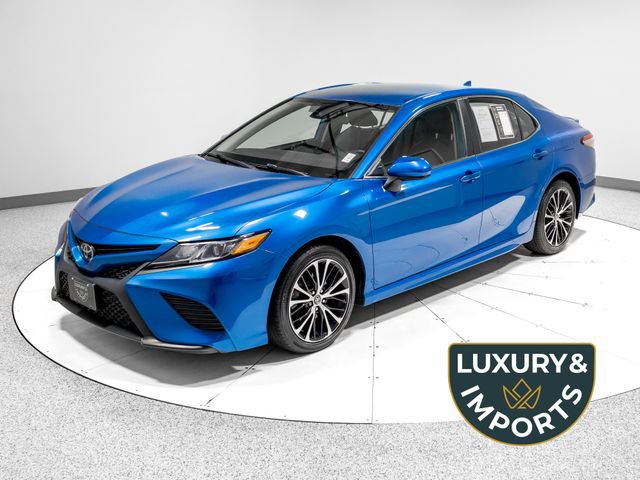 Used 2019 Toyota Camry SE w/ Carpet Mat Package FWD image 1
