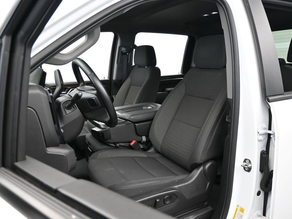 Used 2025 Chevrolet Silverado 2500 LT w/ Convenience Package image 10