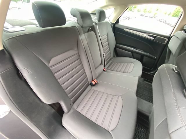 Used 2020 Ford Fusion SE AWD/4WD image 26