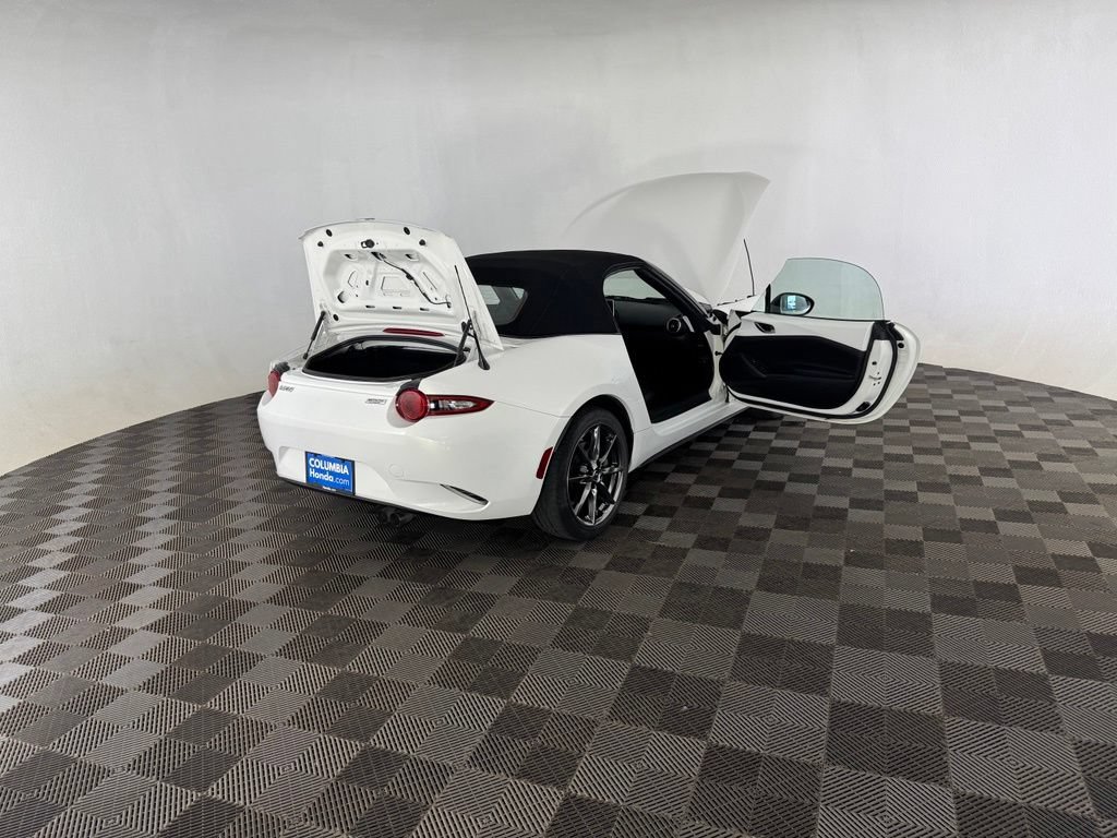 Used 2017 MAZDA MX-5 Miata Grand Touring RWD image 18