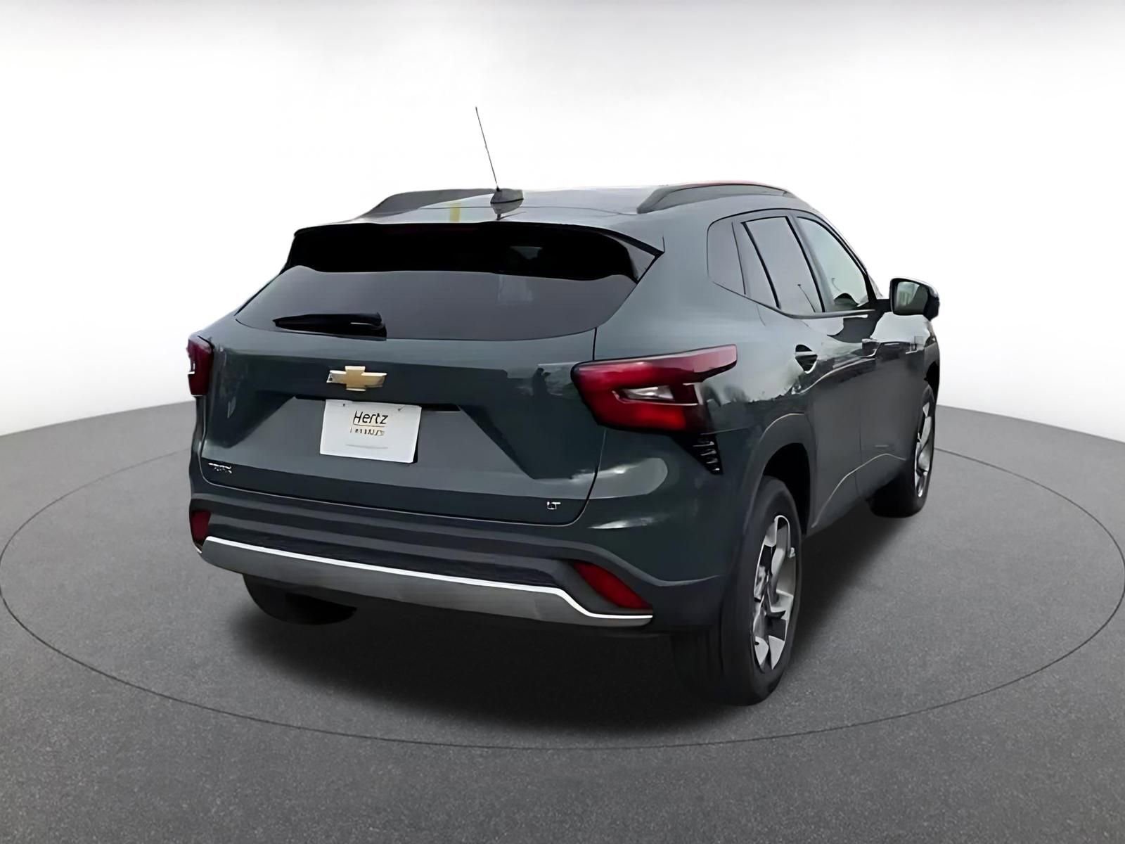 Used 2025 Chevrolet Trax LT image 12