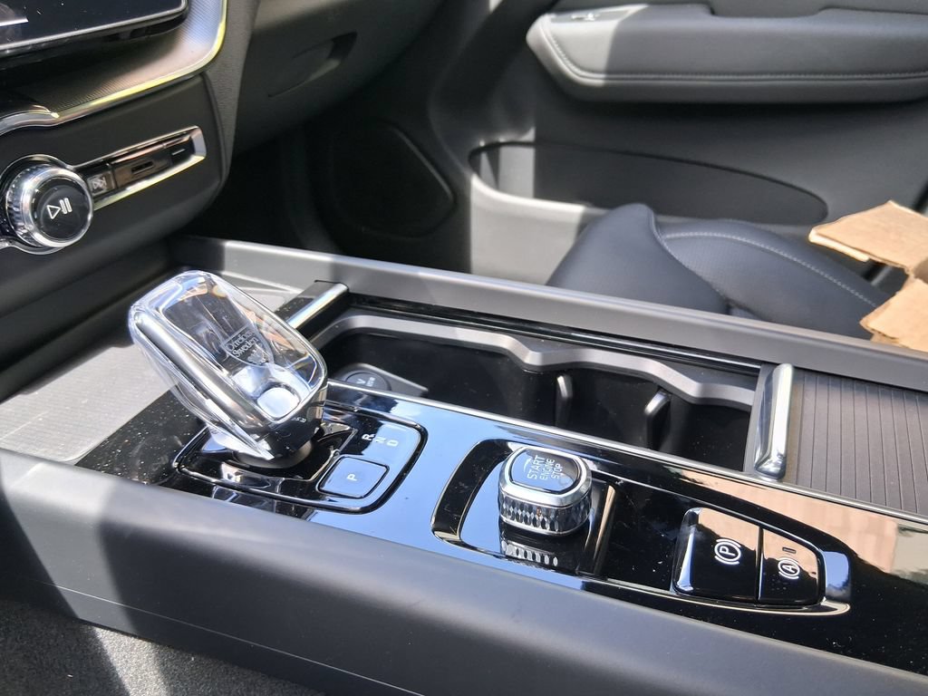 New 2026 Volvo XC60 T8 Ultra w/ Protection Package Premier AWD/4WD image 10