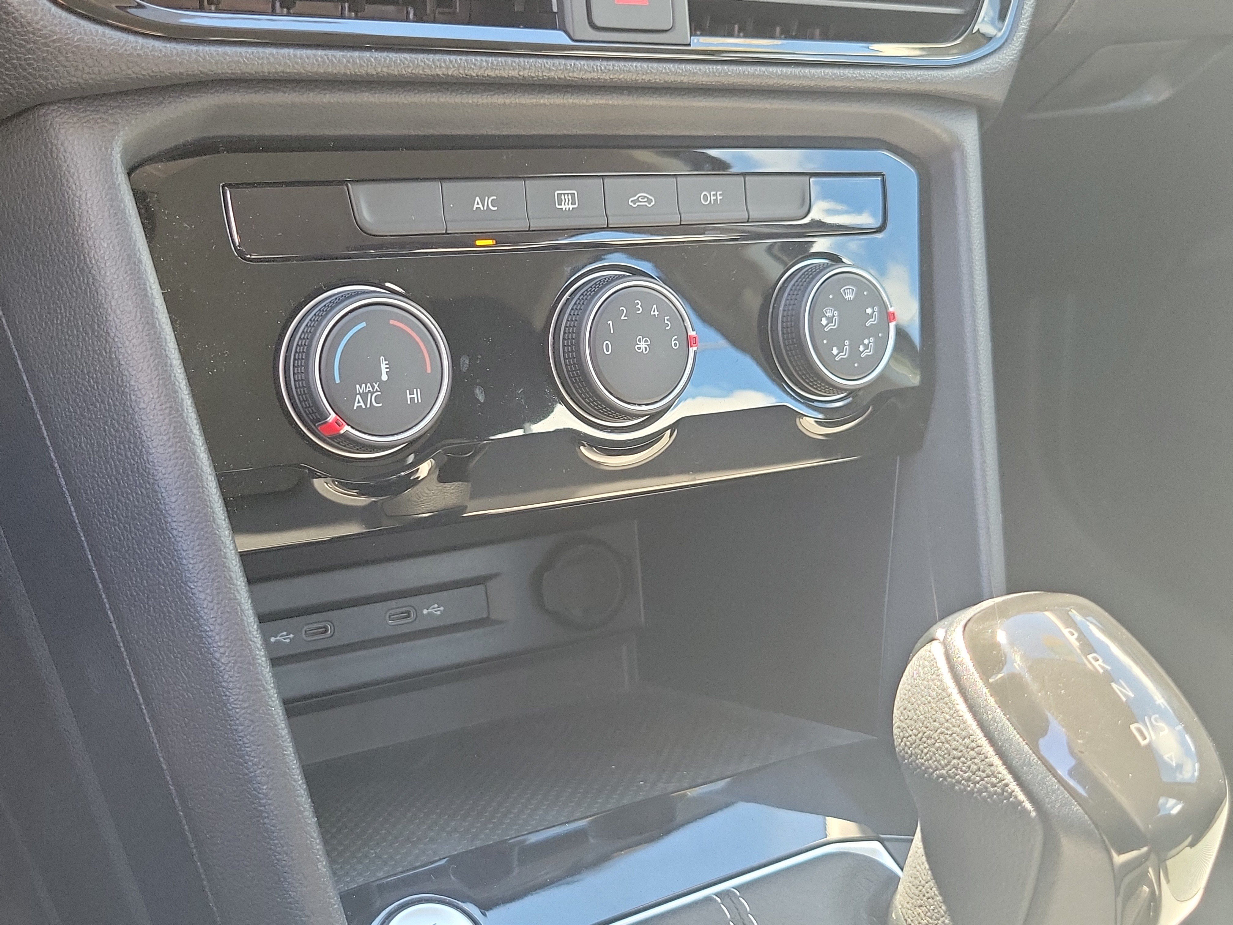 Certified 2023 Volkswagen Taos S FWD image 29
