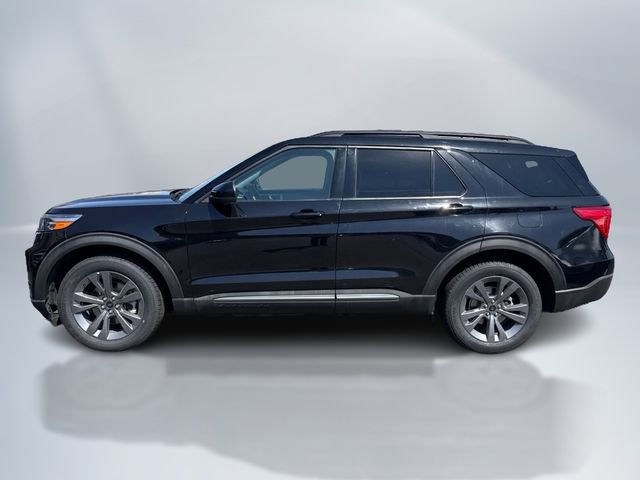 Certified 2022 Ford Explorer XLT w/ Equipment Group 202A image 8