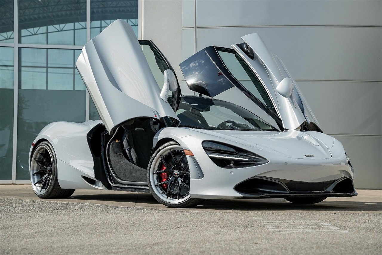 Used 2018 McLaren 720S image 2