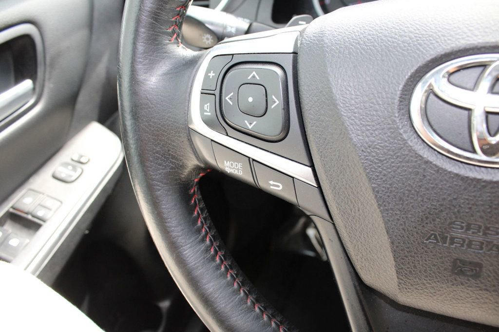 Used 2015 Toyota Camry SE image 29