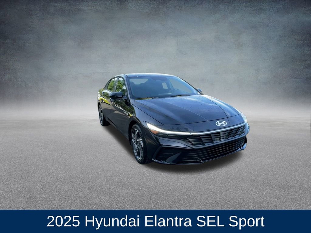 Used 2025 Hyundai Elantra Sport image 3