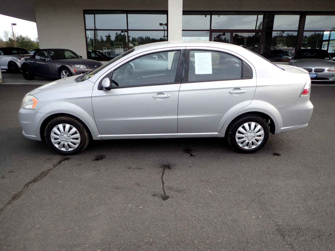 Used 2010 Chevrolet Aveo LT image 2