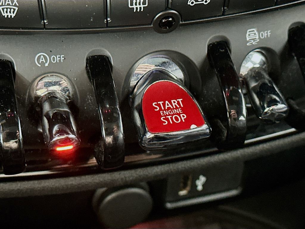 Used 2019 MINI Cooper Clubman ALL4 image 28