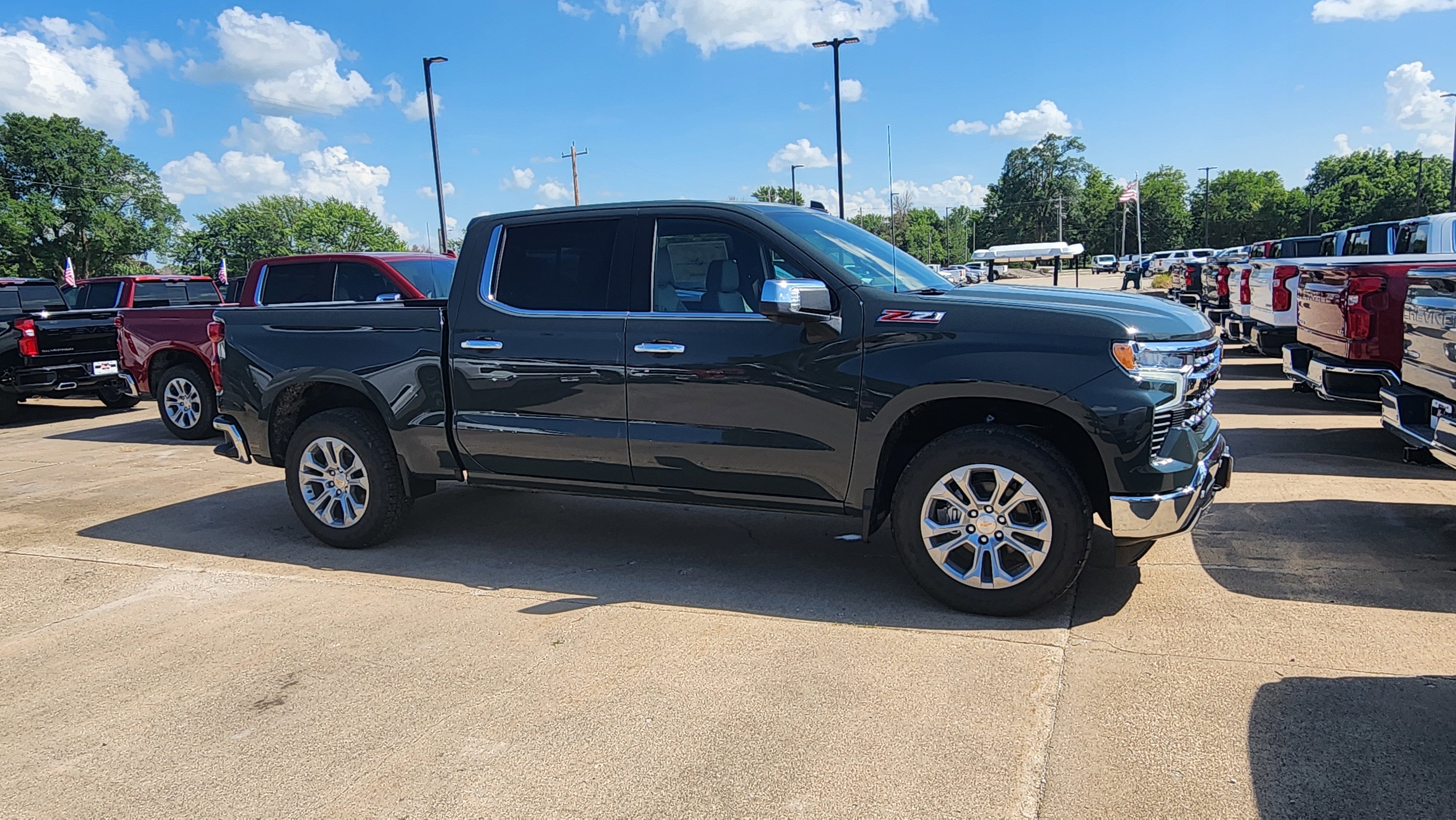 New 2025 Chevrolet Silverado 1500 LTZ w/ Z71 Off-Road Package image 4