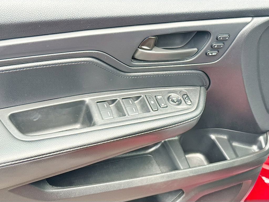 Used 2025 Honda Odyssey Sport-L image 19