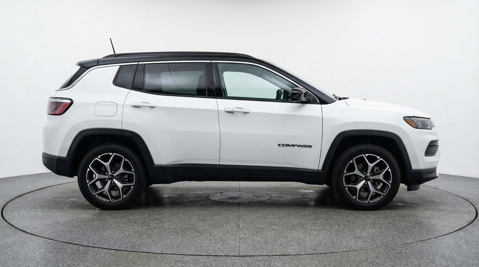 Used 2025 Jeep Compass Limited image 11