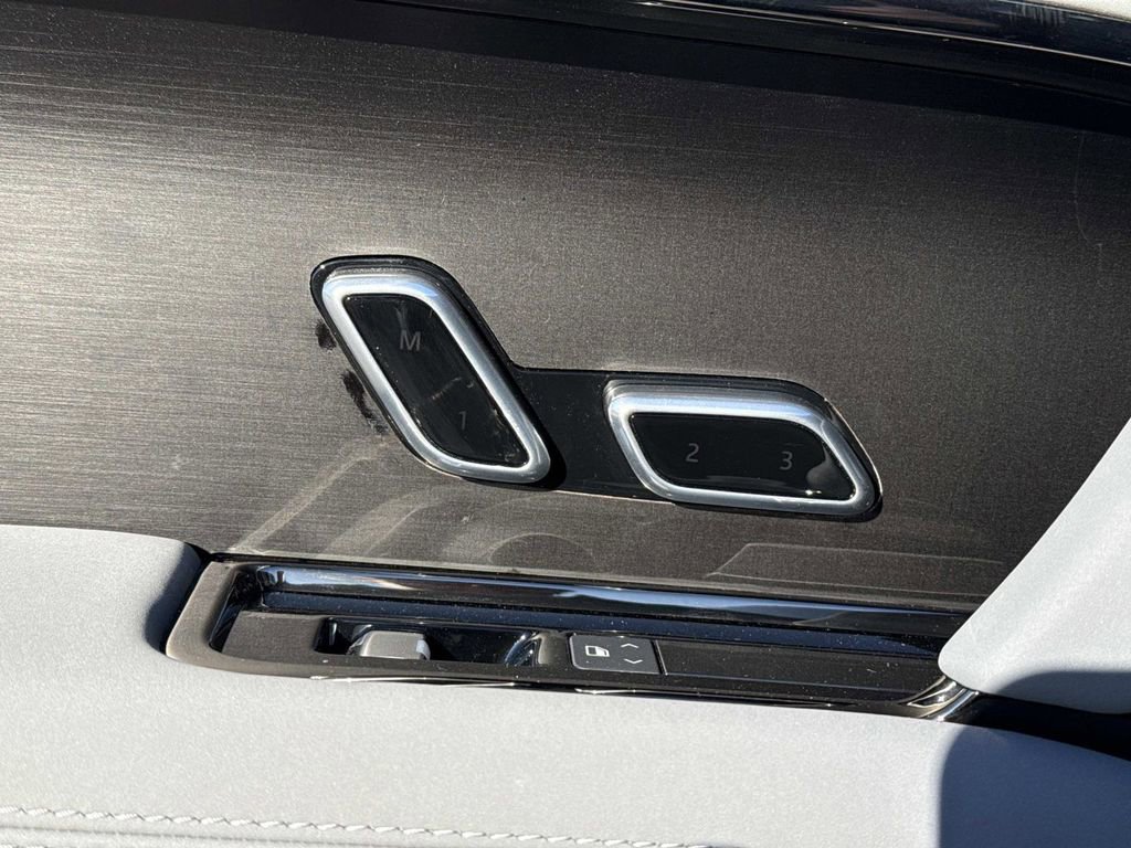 New 2025 Land Rover Range Rover SV image 14