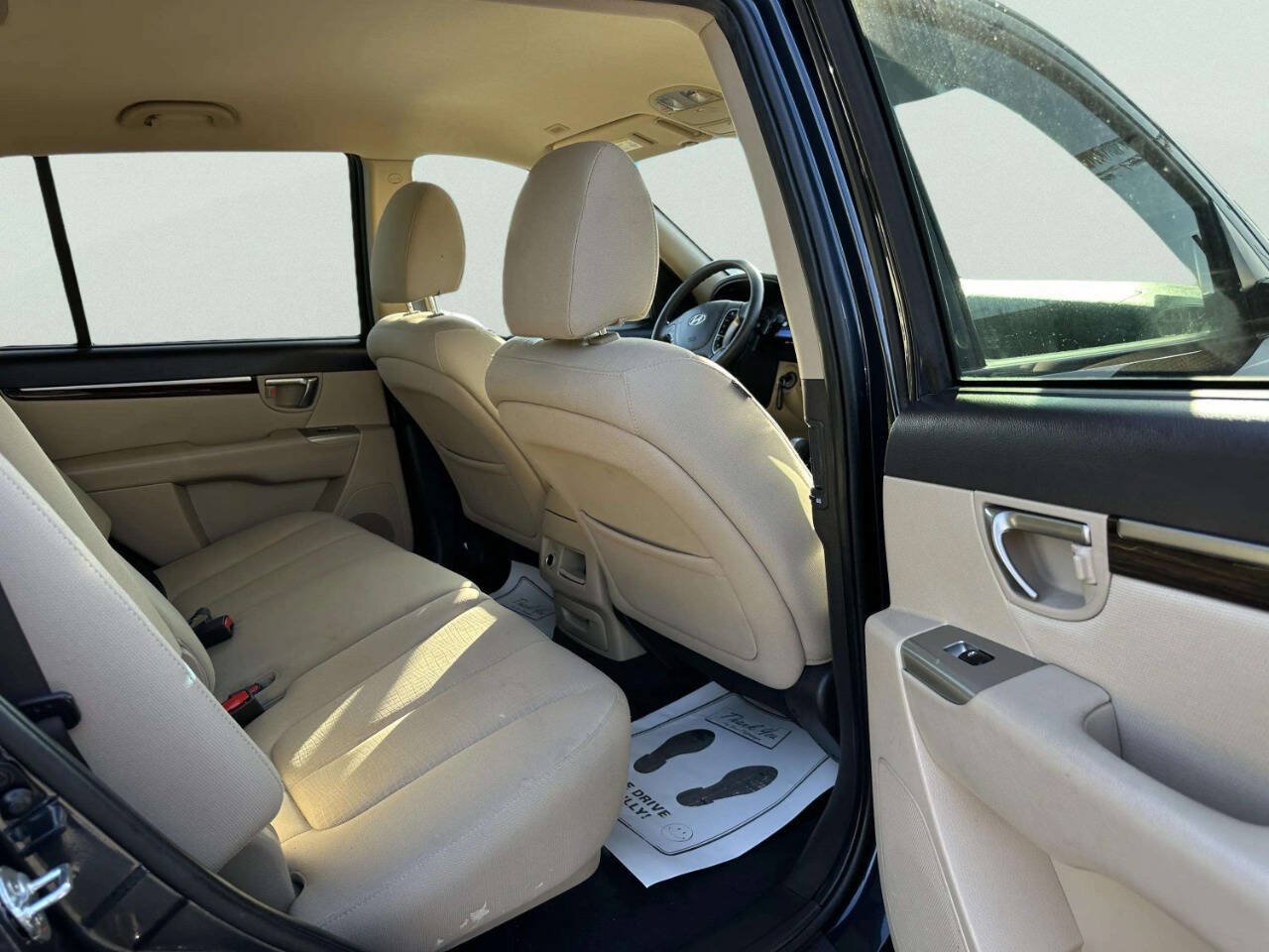 Used 2011 Hyundai Santa Fe GLS FWD image 17