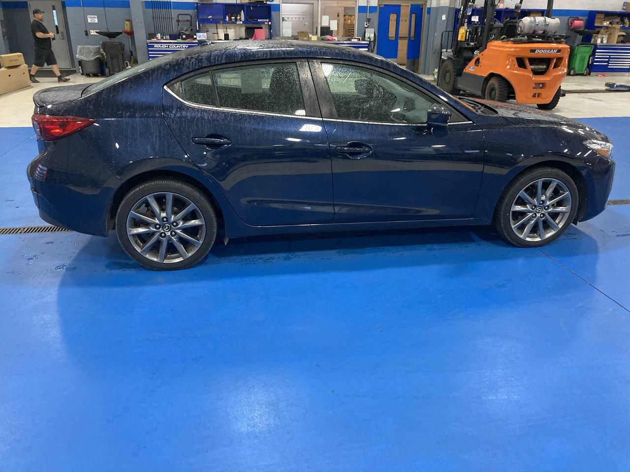 Used 2018 MAZDA MAZDA3 Touring FWD image 8