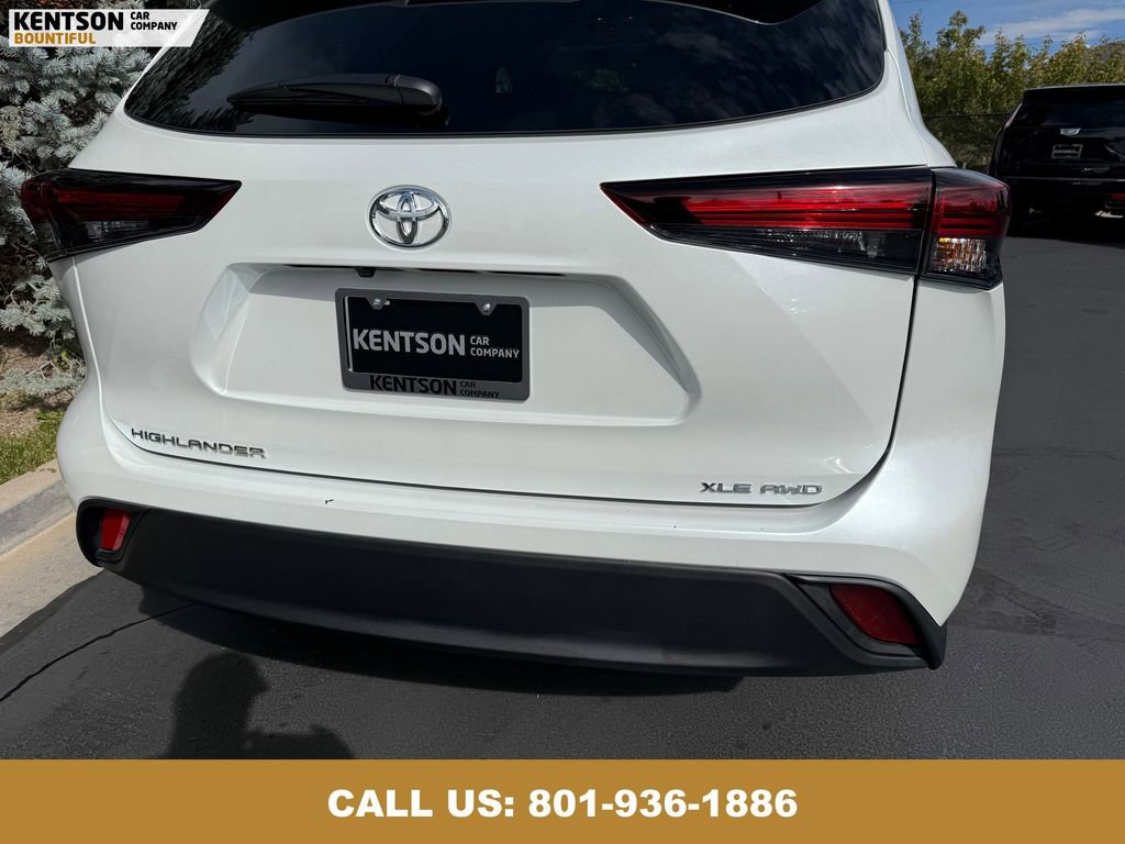 Used 2025 Toyota Highlander XLE image 42