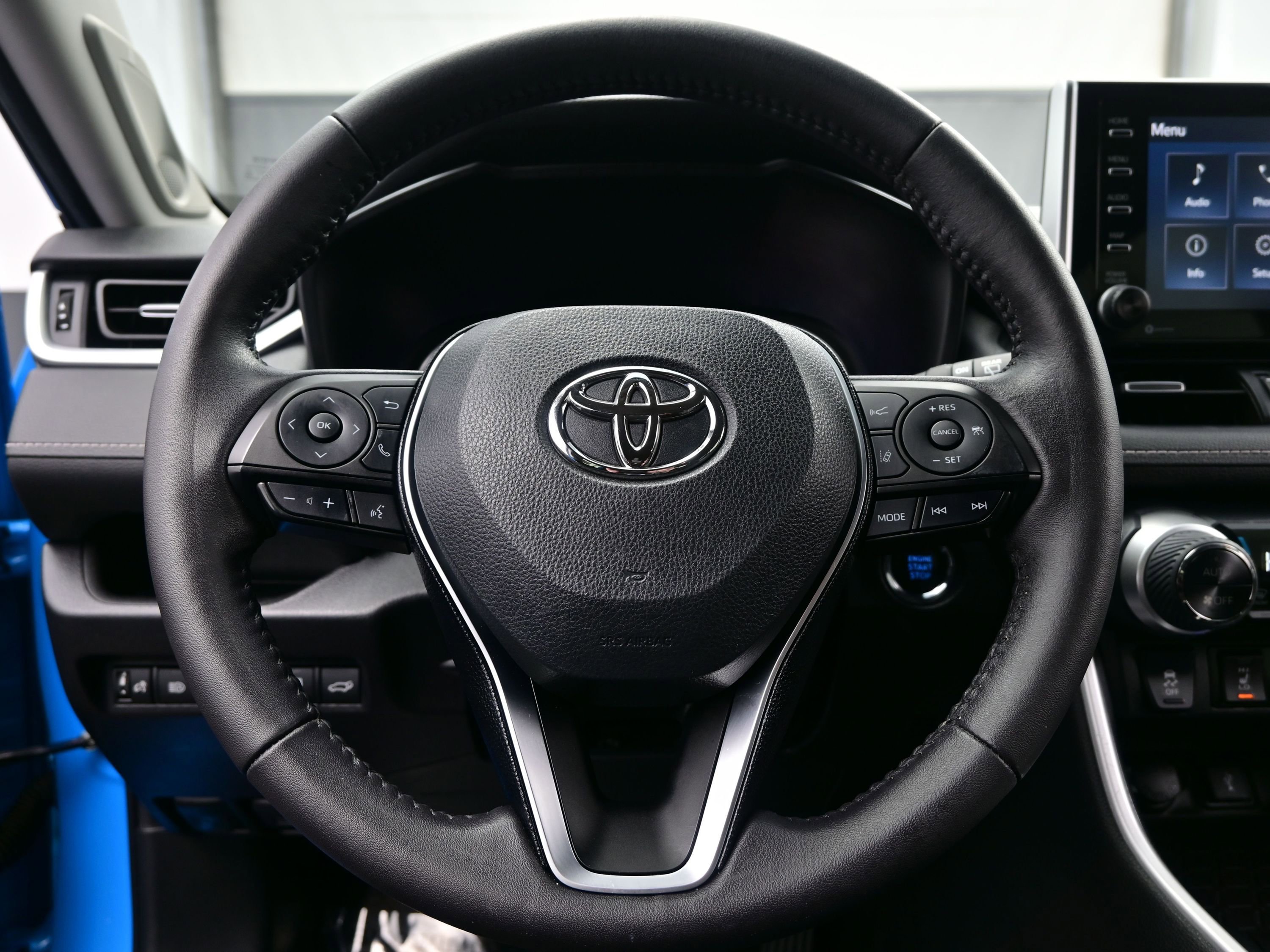 Used 2020 Toyota RAV4 XLE Premium image 24
