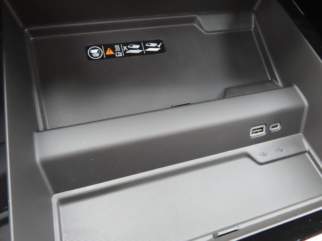 New 2026 Chevrolet Suburban High Country image 9