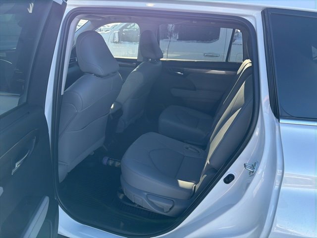 Used 2024 Toyota Highlander Limited image 7