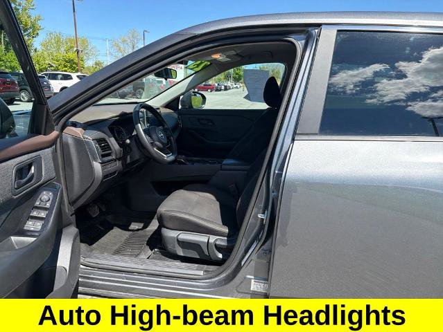 Used 2023 Nissan Rogue S AWD/4WD image 8