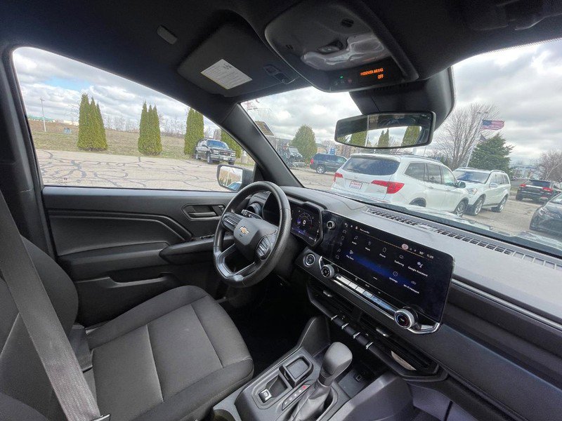 Used 2023 Chevrolet Colorado W/T RWD image 4