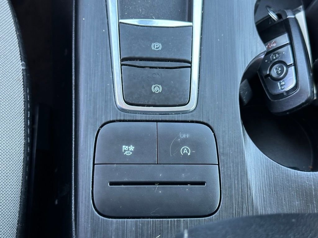 Used 2022 Ford Escape SE w/ SE Sport Appearance Package FWD image 30