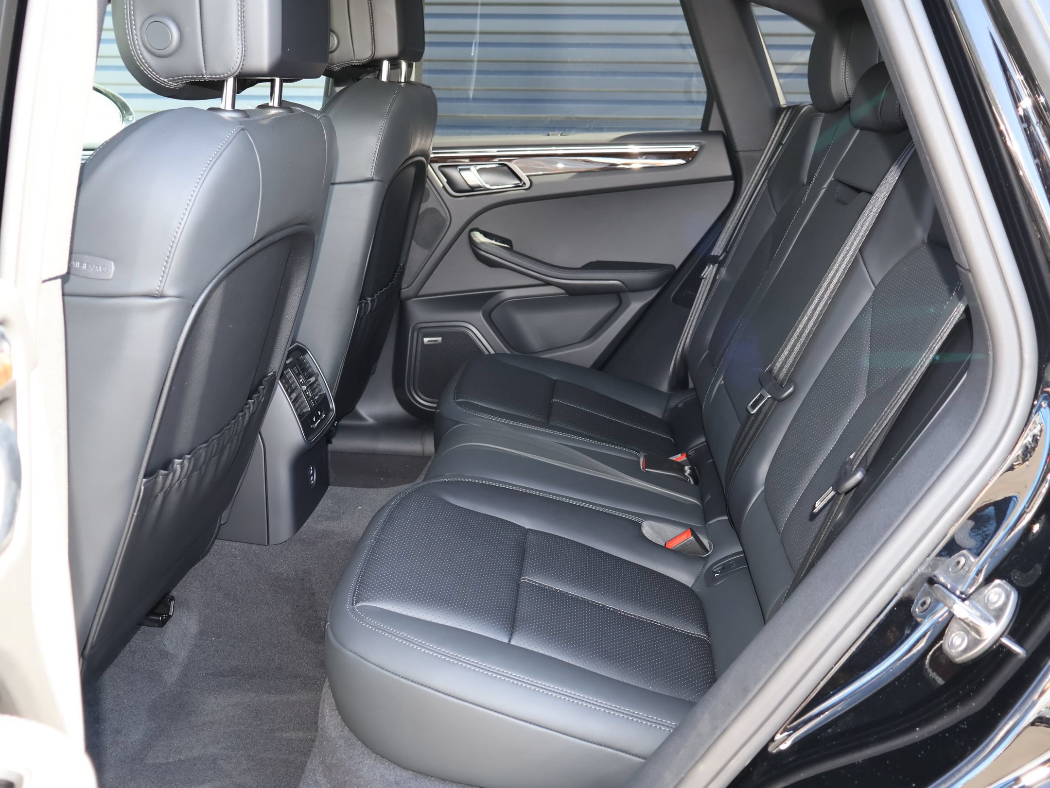 New 2026 Porsche Macan AWD/4WD image 26