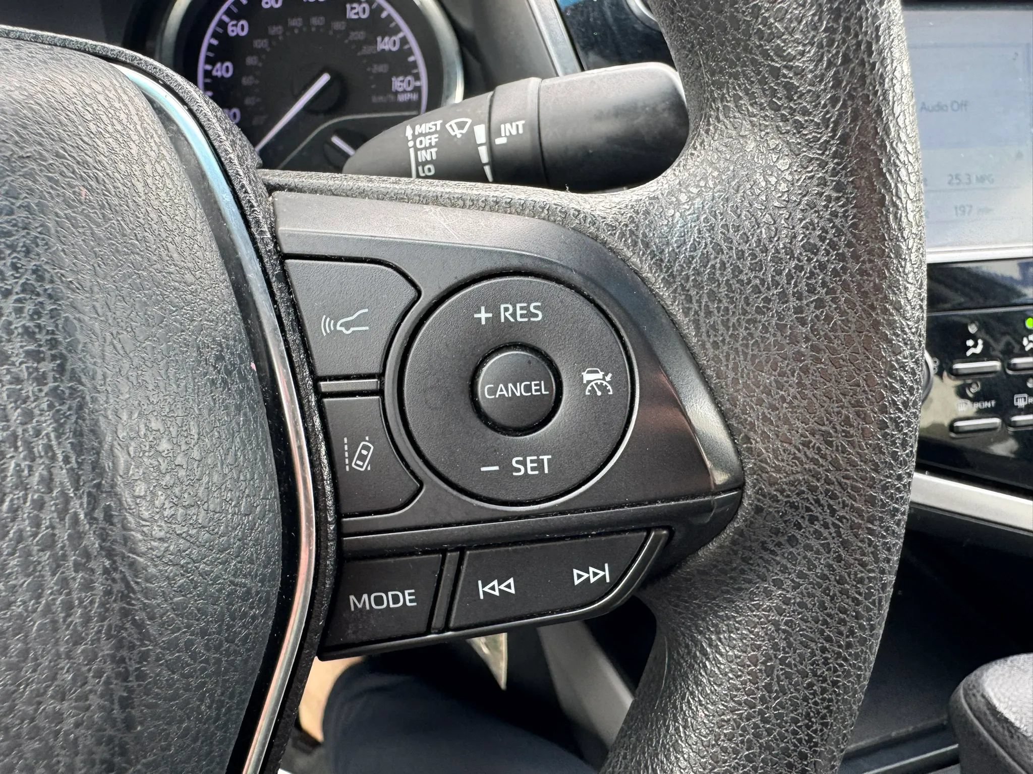 Used 2018 Toyota Camry LE FWD image 22