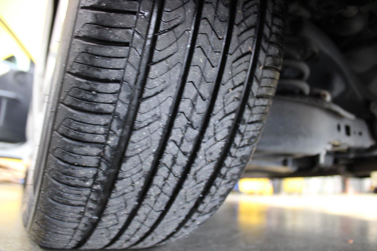 Used 2013 Lexus CT 200h w/ Premium Pkg w/Backup Camera image 13