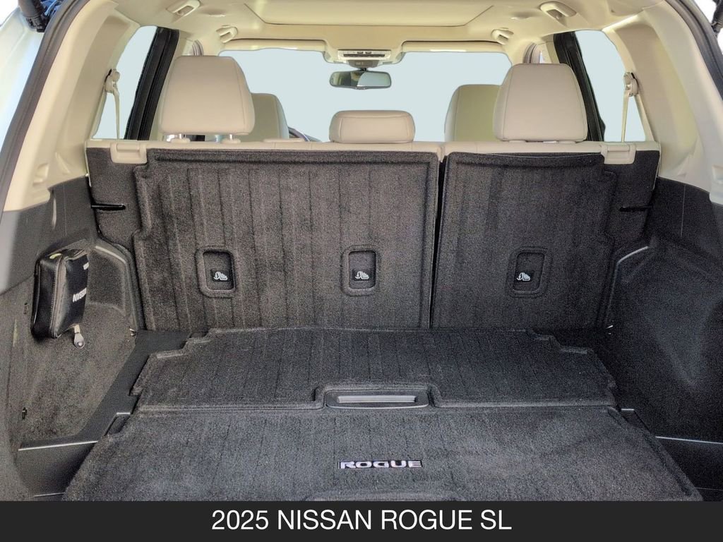 Certified 2025 Nissan Rogue SL w/ Tech Package AWD/4WD image 22