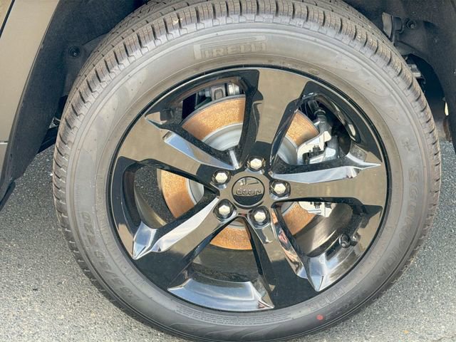 New 2026 Jeep Grand Cherokee L Limited w/ Limited Altitude Package image 16