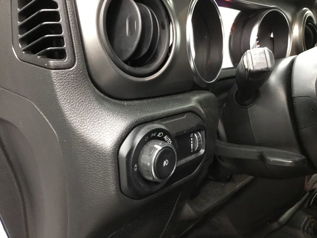 Used 2023 Jeep Wrangler Willys image 8