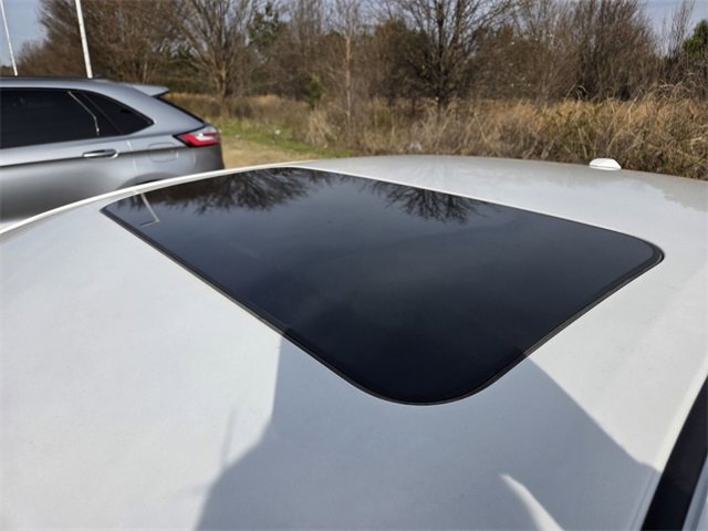 Used 2023 Nissan Sentra SV w/ SV Premium Package image 5