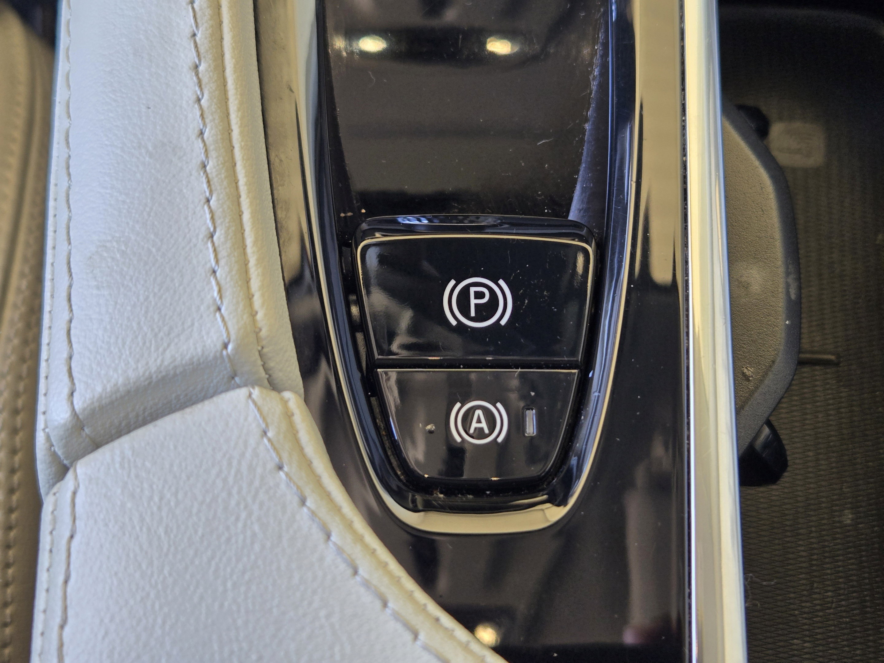 Certified 2022 Volvo XC90 T6 Inscription AWD/4WD image 19