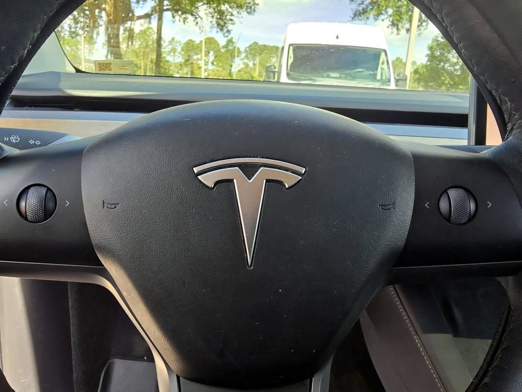 Used 2022 Tesla Model Y Performance AWD/4WD image 19