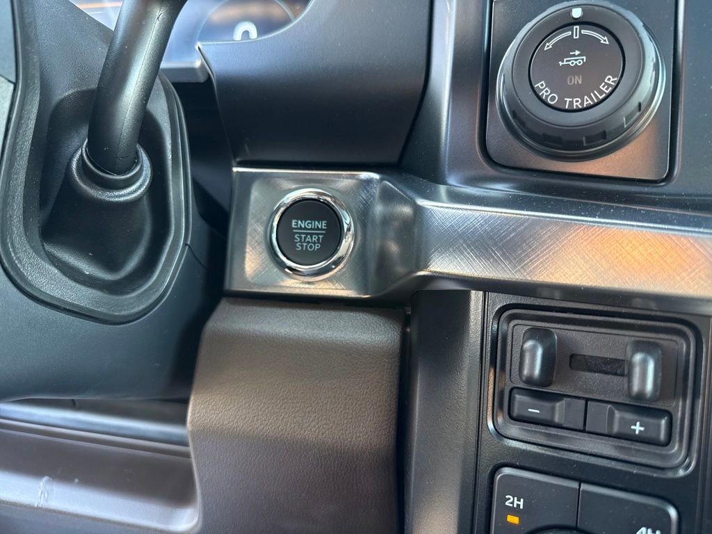 New 2025 Ford F350 King Ranch w/ Chrome Package image 29