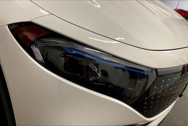 Used 2025 Mercedes-Benz EQB 300 4MATIC image 31