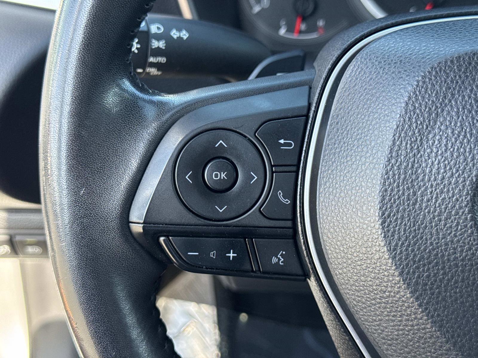 Used 2022 Toyota Corolla SE FWD image 11