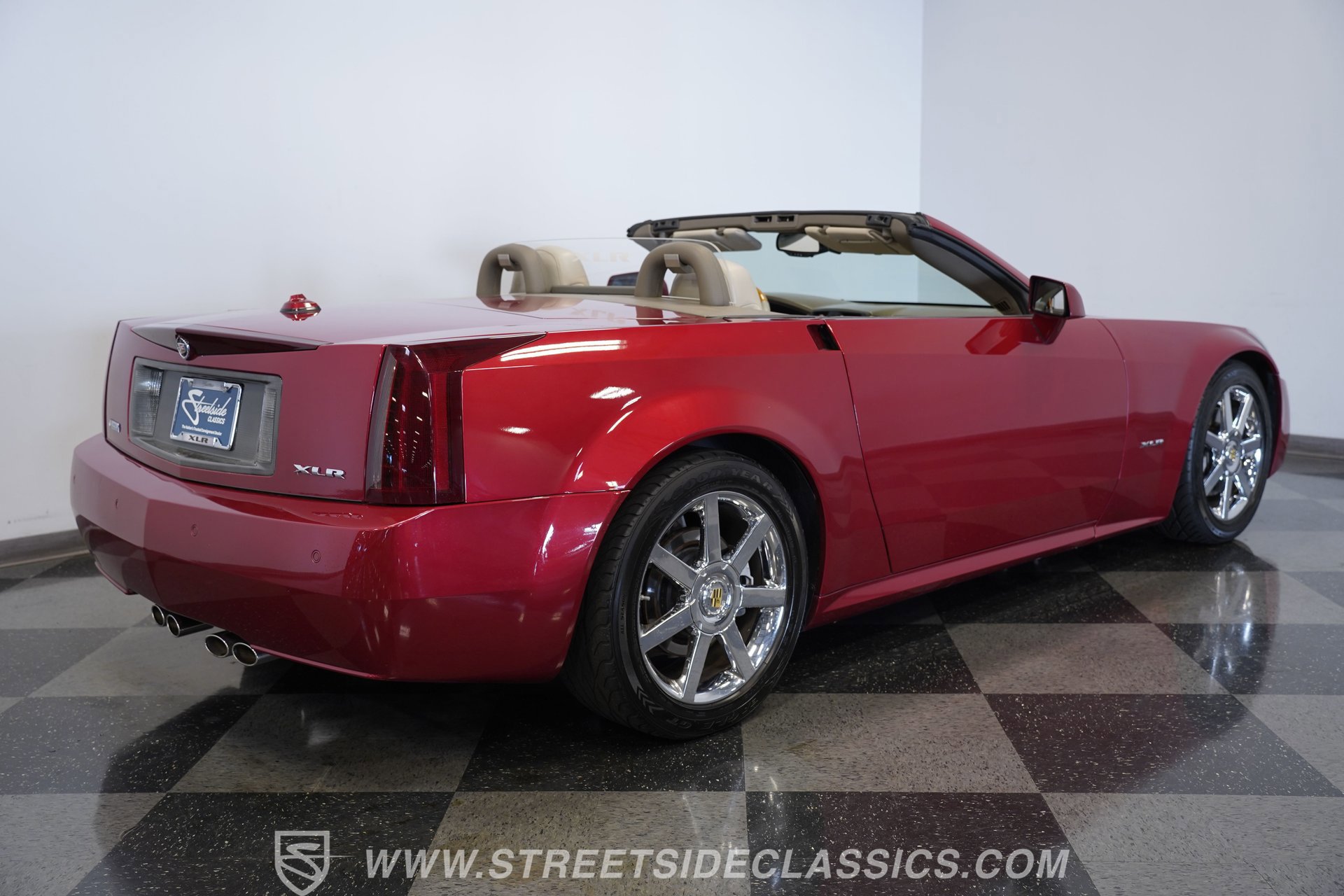 Used 2005 Cadillac XLR image 12