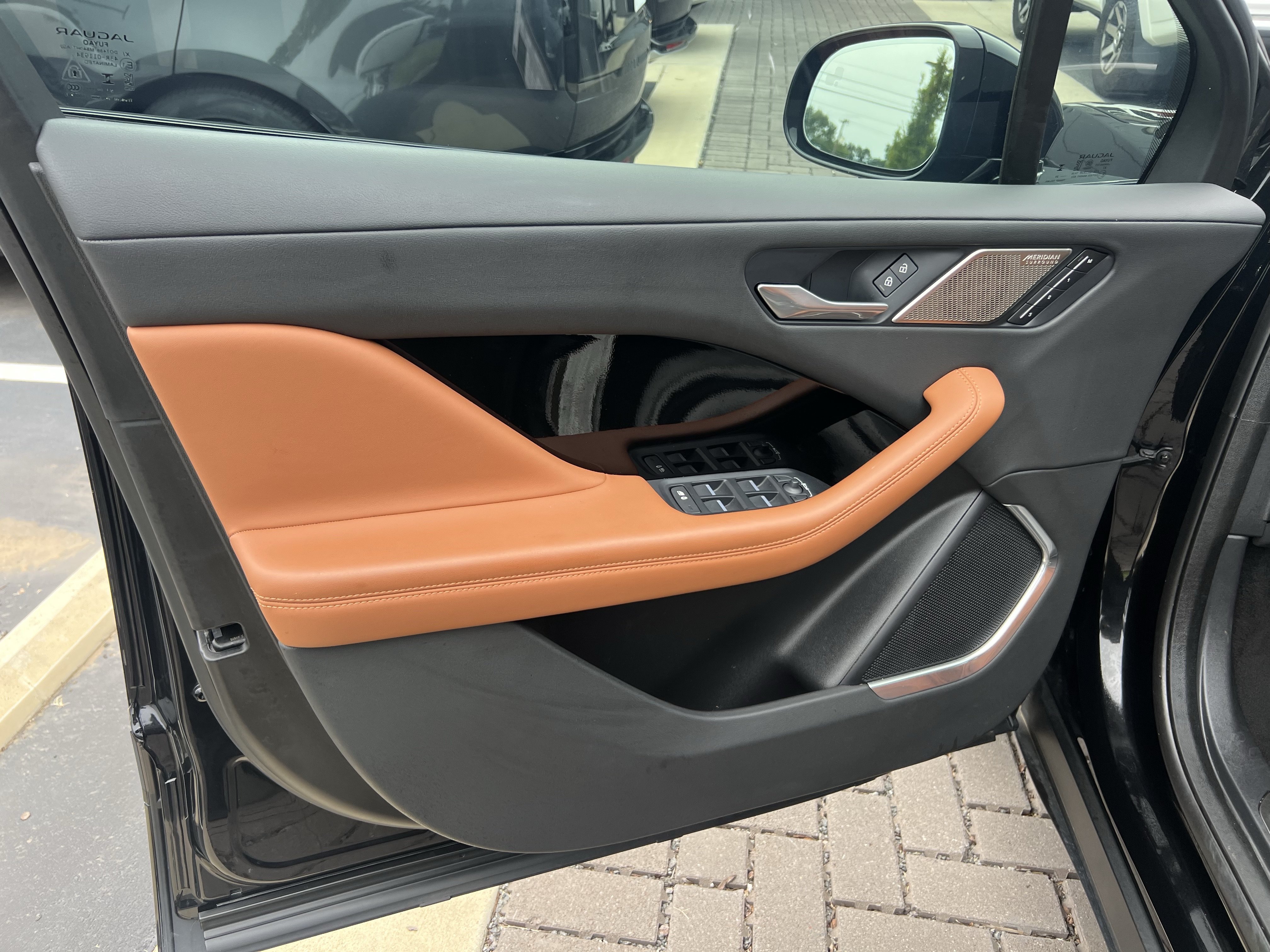Used 2024 Jaguar I-PACE R-Dynamic HSE AWD/4WD image 15